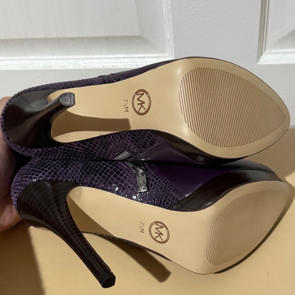 Michael Kors Purple Leather Snakeskin Platform Ankle Booties Heels Womens 7.5M - Picture 5 of 7